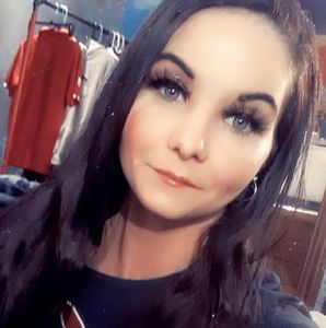 Meet your Posher, Courtney